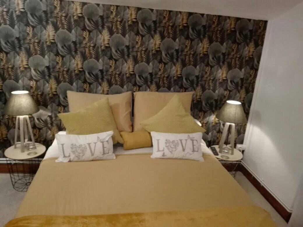 L'Esquilon Chambre D'Hote Bed & Breakfast Thiat Ngoại thất bức ảnh