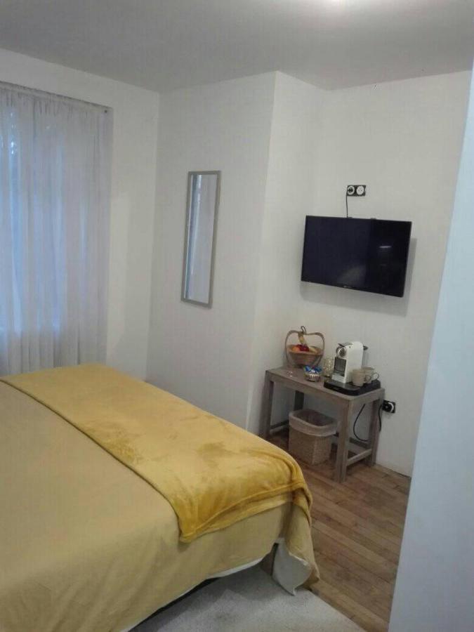 L'Esquilon Chambre D'Hote Bed & Breakfast Thiat Ngoại thất bức ảnh